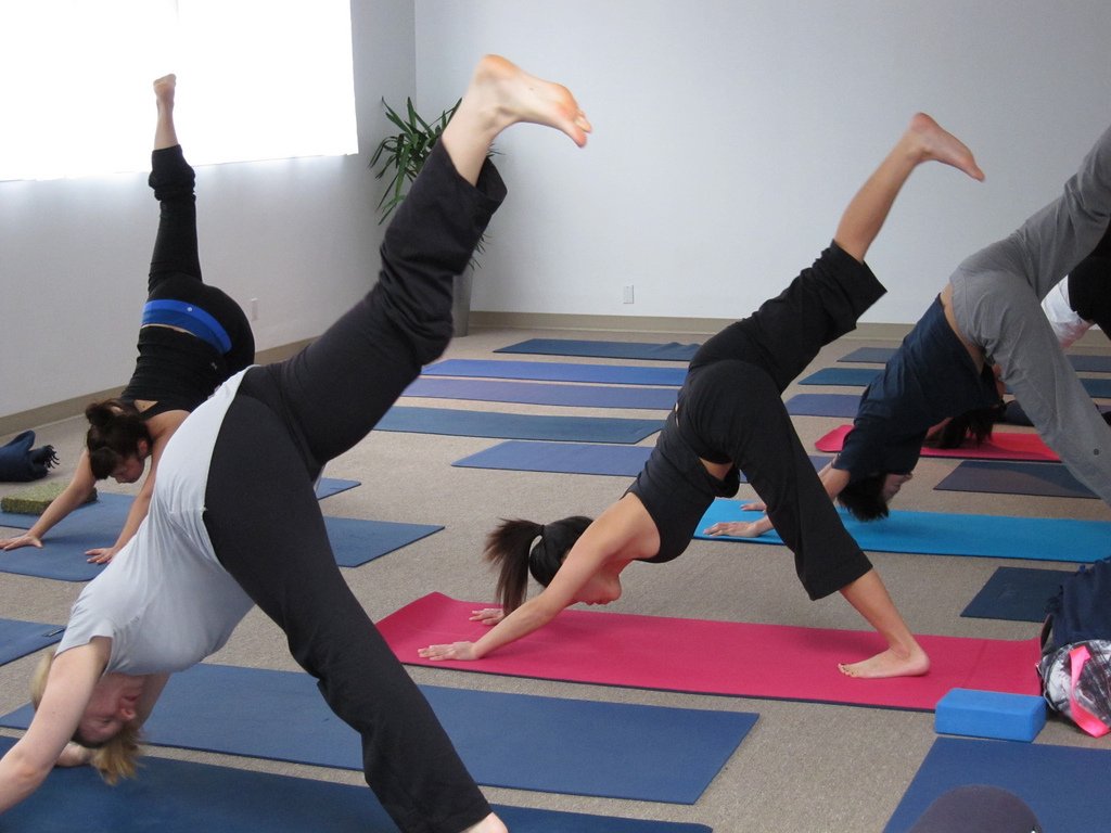 Yoga prénatal selon le Dr de Gasquet donné par Yaël Chemin à Perwez